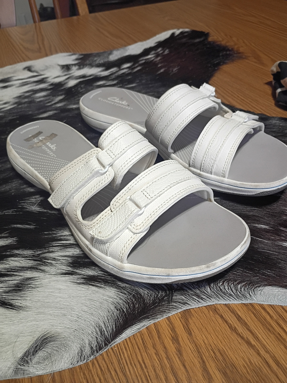 Clarks Women’s White Adjustable Slide Sandals